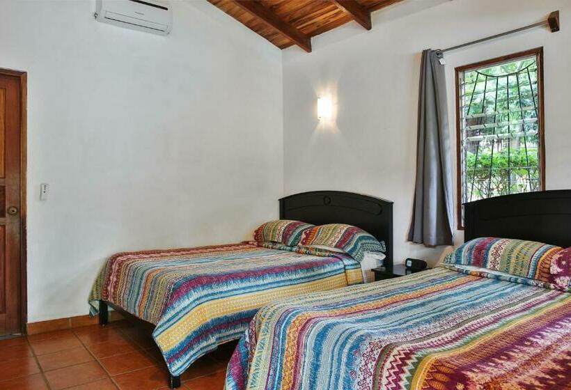 اتاق سوپریور سه تخته, Villas Macondo