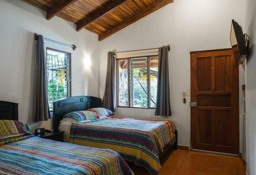 اتاق سوپریور سه تخته, Villas Macondo