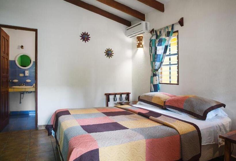 اتاق اکونومی, Villas Macondo