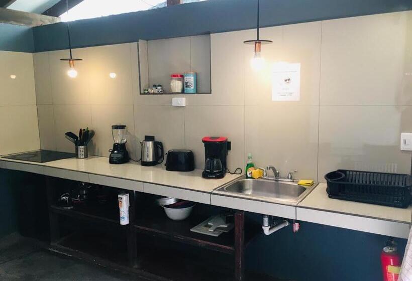 اتاق اکونومی, Villas Macondo