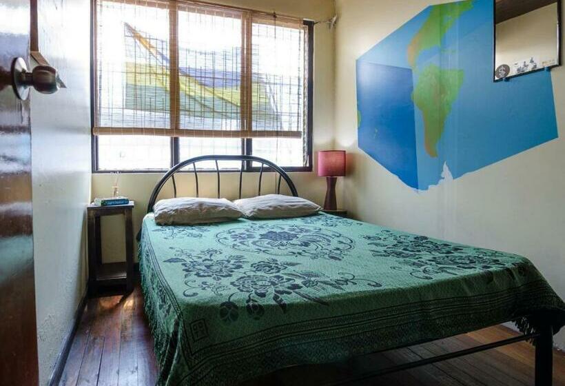 اتاق استاندارد با سرویس بهداشتی مشترک, In The Wind Hostel And Guesthouse