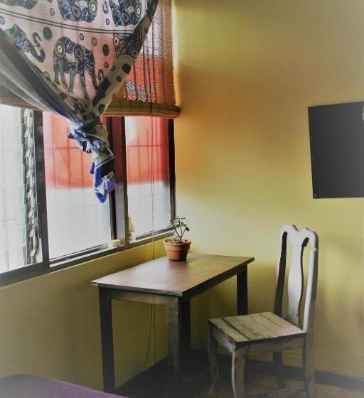 اتاق خانوادگی با سرویس بهداشتی مشترک, In The Wind Hostel And Guesthouse