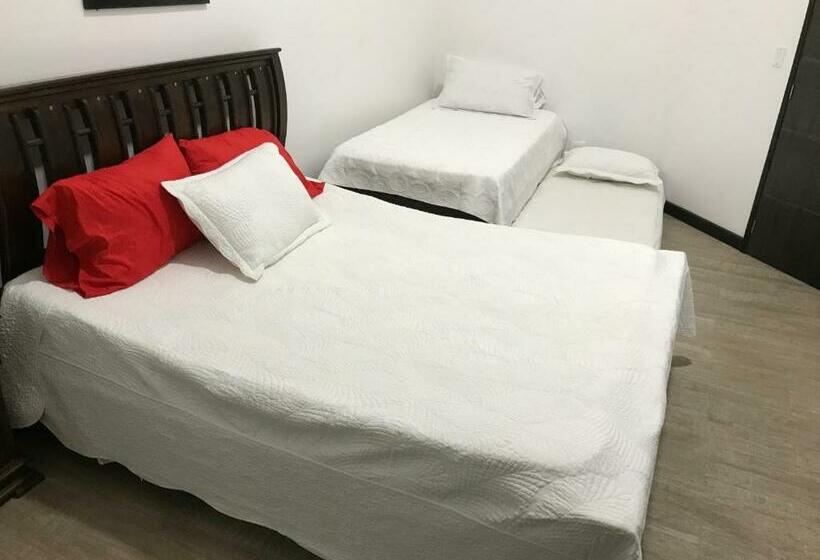 اتاق استاندارد چهار تخته, Hospedaje Solymar Sarie Bay