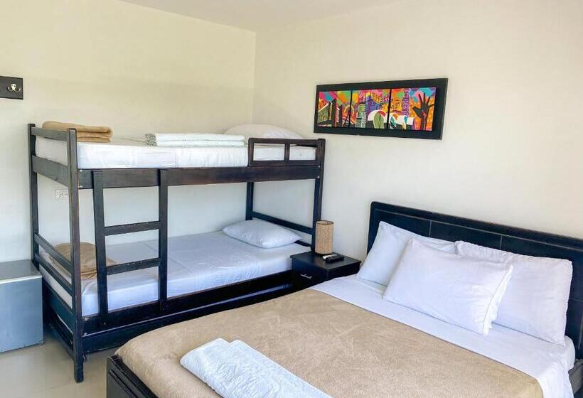 اتاق خانوادگی با چشم‌انداز دریا, Hostal Viña Del Mar