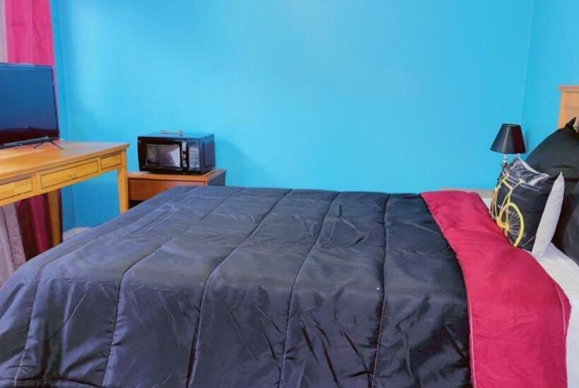 اتاق استاندارد, Crestwood Motel