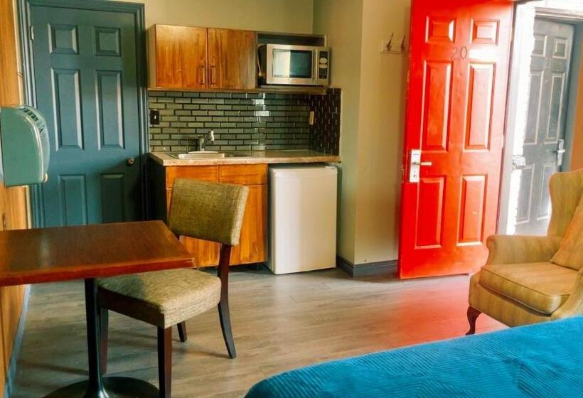 استودیو استاندارد با تخت کینگ, Crestwood Motel