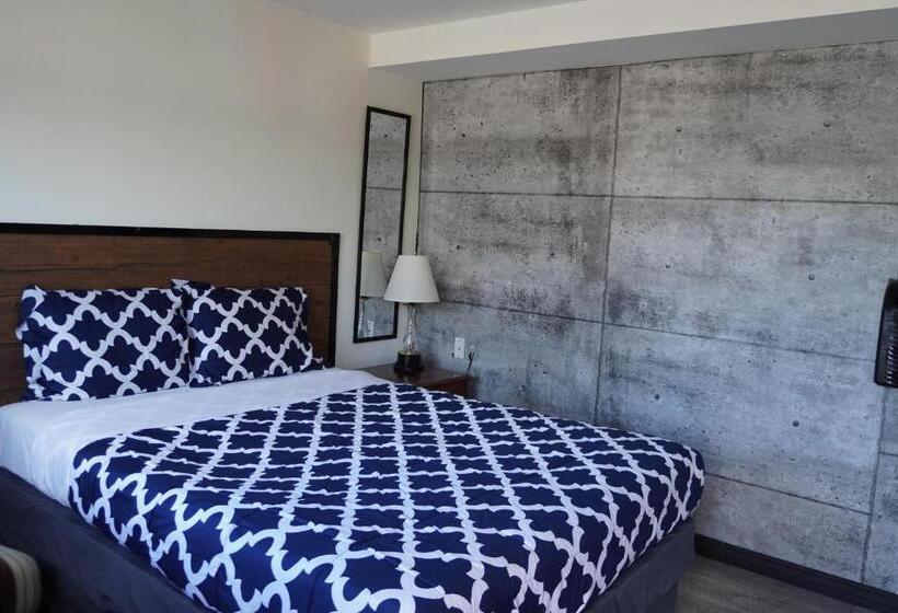 اتاق استاندارد, Crestwood Motel