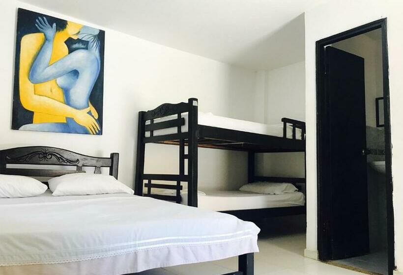 اتاق استاندارد, Hostel Nirvana Taganga