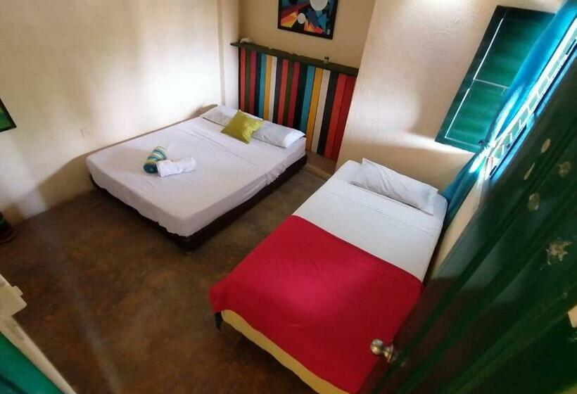 اتاق استاندارد سه نفره, Hostel Villa Mary