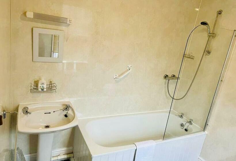 اتاق استاندارد, Bryncelyn Guesthouse
