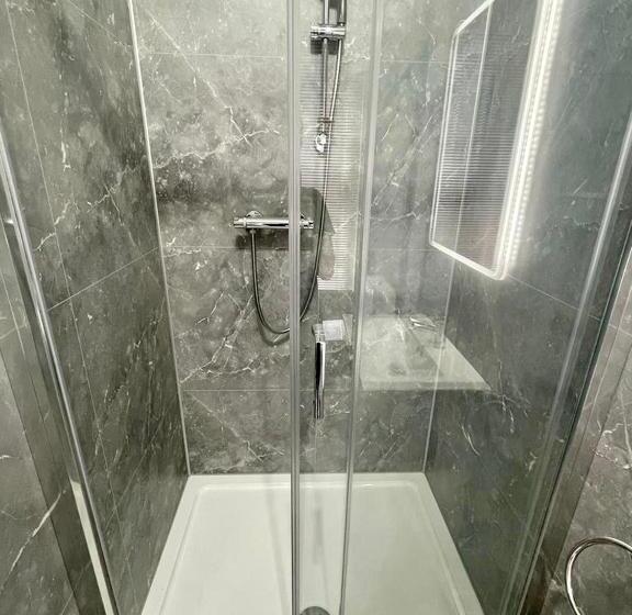 سوئیت 2 خوابه, Bryncelyn Guesthouse