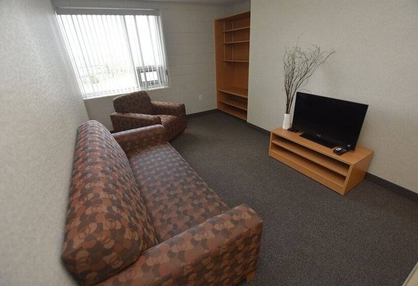 اتاق 4 خوابه, Residence & Conference Centre   London