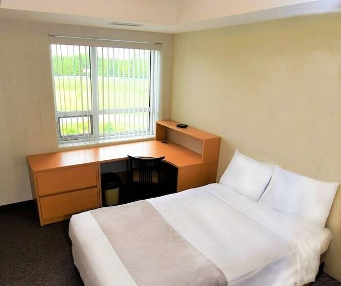 اتاق 4 خوابه, Residence & Conference Centre   London