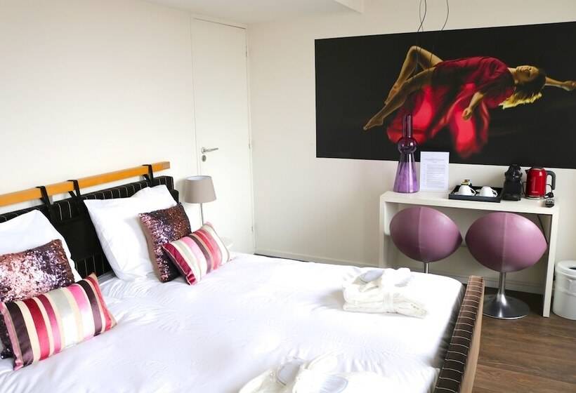سوییت جونیور, Saillant Hotel Maastricht City Centre   Auping Hotel Partner