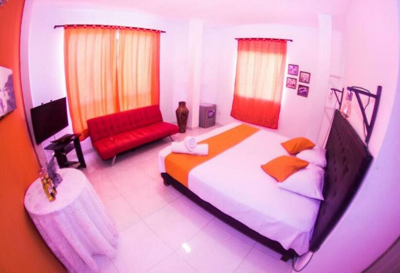 اتاق لوکس با تخت بزرگ, Taganga Dive Inn