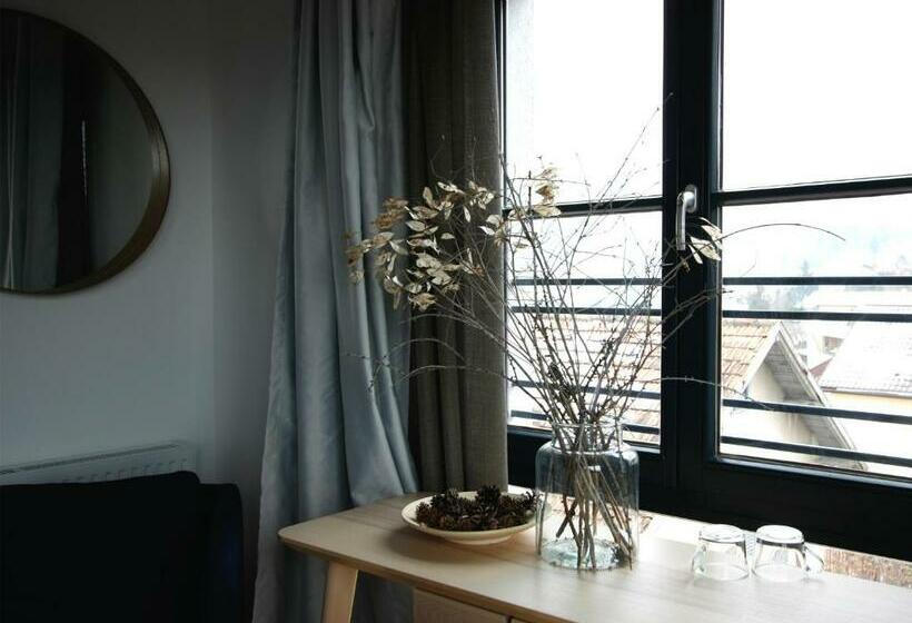 اتاق لوکس با چشم‌انداز, The Pines Boutique Villa