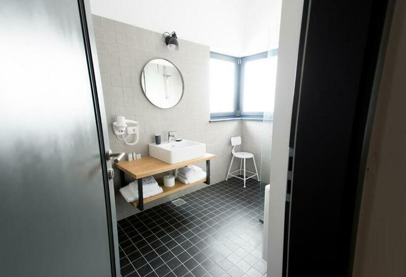 اتاق لوکس با چشم‌انداز, The Pines Boutique Villa