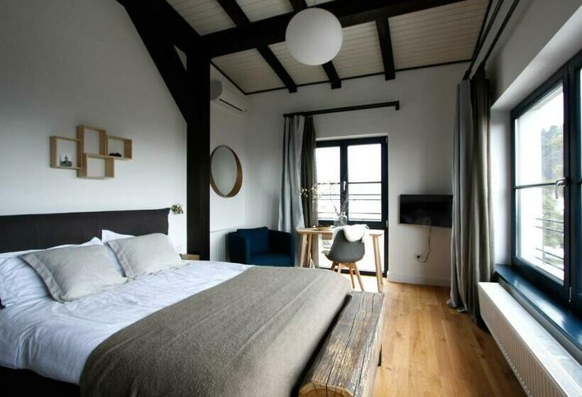 اتاق لوکس با چشم‌انداز, The Pines Boutique Villa