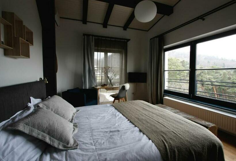 اتاق لوکس با چشم‌انداز, The Pines Boutique Villa