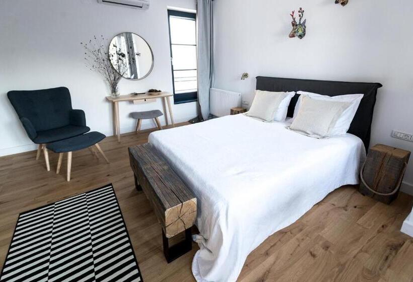 سوییت جونیور لوکس, The Pines Boutique Villa