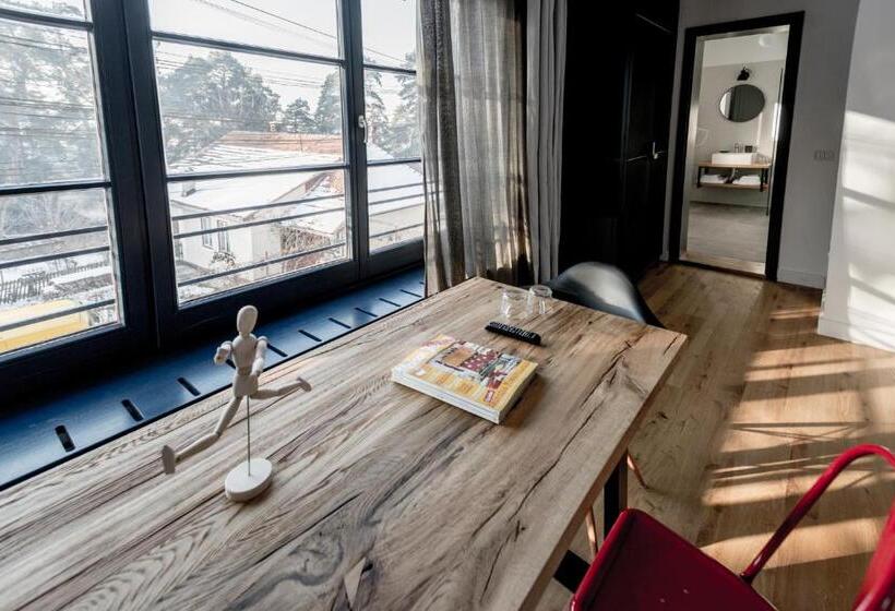 سوییت جونیور لوکس, The Pines Boutique Villa