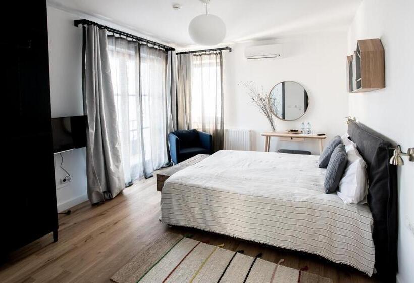 اتاق سوپریور با چشم‌انداز شهر, The Pines Boutique Villa