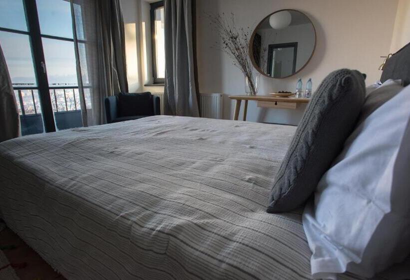 اتاق سوپریور با چشم‌انداز شهر, The Pines Boutique Villa