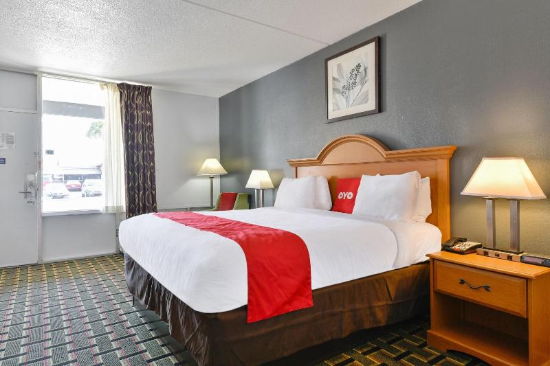 اتاق استاندارد با تخت دو نفره بزرگ برای معلولان, Travelodge By Wyndham Brandon