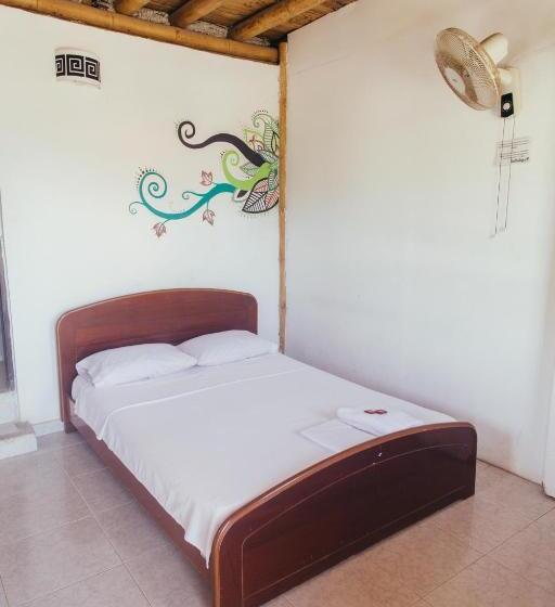 اتاق استاندارد, La Tortuga Hostel