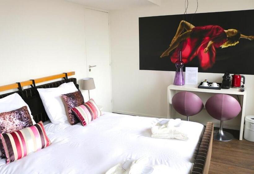 سوییت جونیور, Saillant Hotel Maastricht City Centre   Auping Hotel Partner