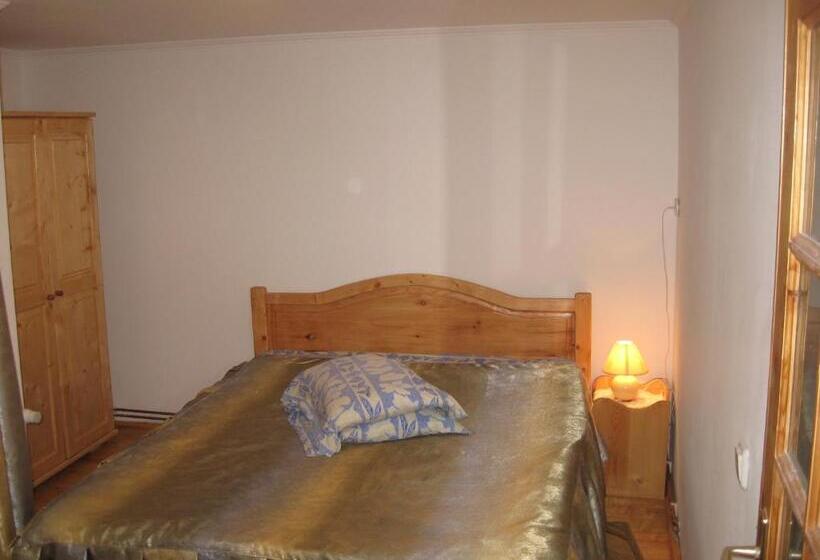 3 Bedroom Suite, Pensiunea Luminita