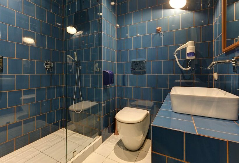 اتاق اساندارد با چشم‌انداز جانبی به دریا, Colors Urban Hotel Thessaloniki