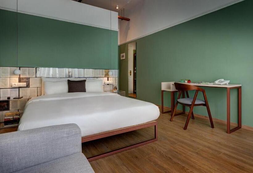 اتاق اساندارد با چشم‌انداز جانبی به دریا, Colors Urban Hotel Thessaloniki