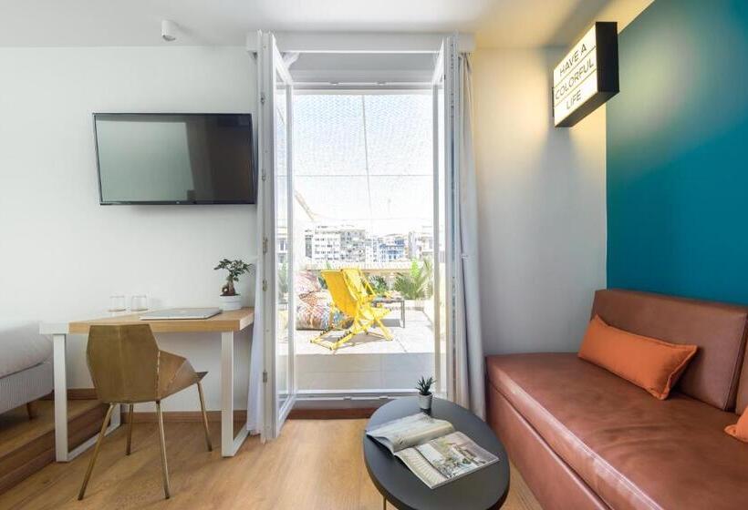 اتاق لوکس با تراس, Colors Urban Hotel Thessaloniki