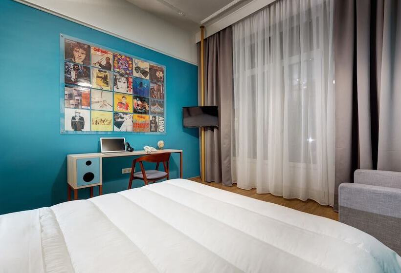 اتاق اساندارد با چشم‌انداز جانبی به دریا, Colors Urban Hotel Thessaloniki