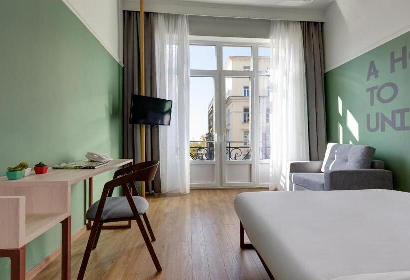 اتاق اساندارد با چشم‌انداز جانبی به دریا, Colors Urban Hotel Thessaloniki