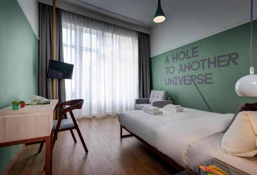 اتاق اساندارد با چشم‌انداز جانبی به دریا, Colors Urban Hotel Thessaloniki