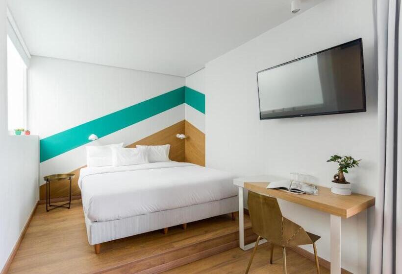 اتاق لوکس با تراس, Colors Urban Hotel Thessaloniki