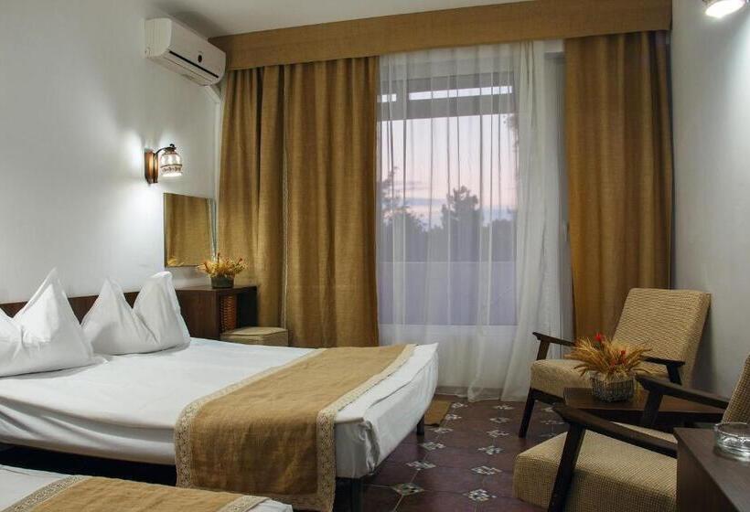 اتاق استاندارد در طبقه همکف, 2d Resort And Spa