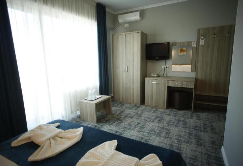اتاق استاندارد با بالکن و چشم‌انداز دریا, Agapi Mamaia