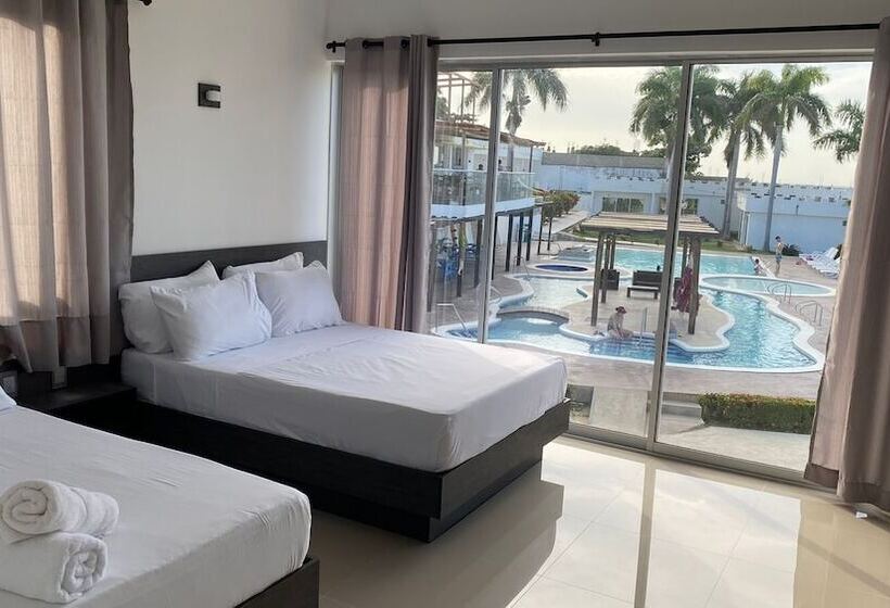 اتاق استاندارد چهار تخته, Castillo Del Mar