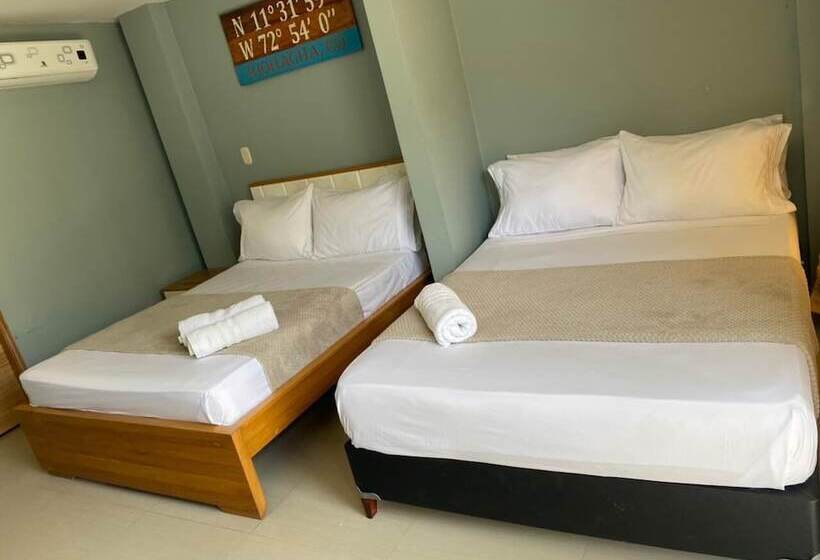 اتاق استاندارد چهار تخته, Castillo Del Mar