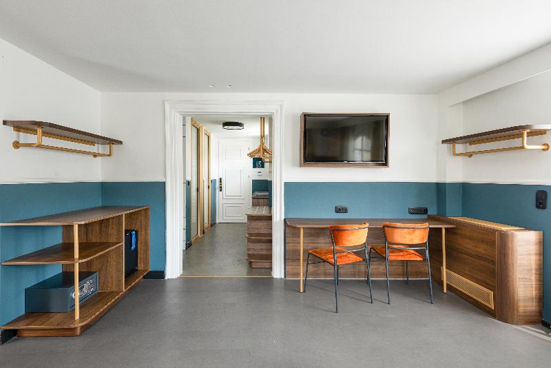 سوئیت با تخت بزرگ, Colors Urban Hotel Thessaloniki