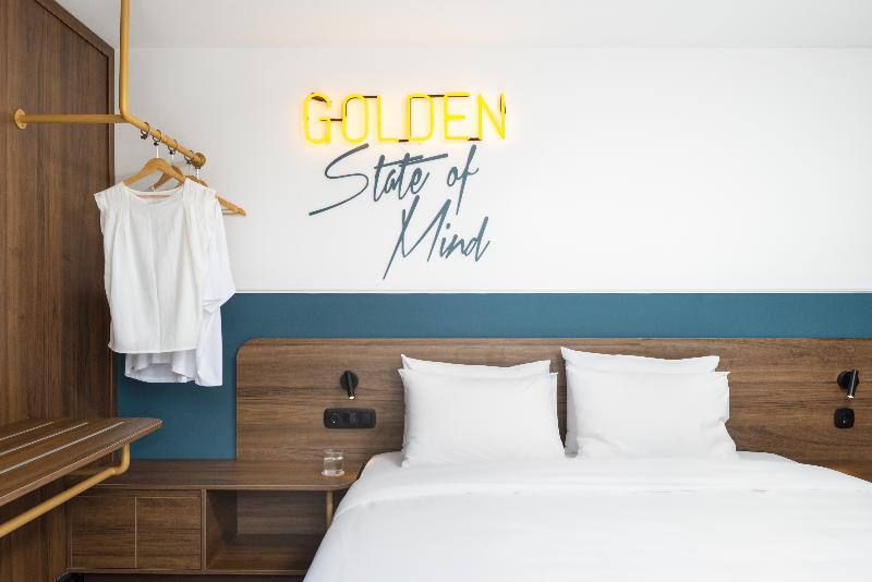 سوئیت با تخت بزرگ, Colors Urban Hotel Thessaloniki
