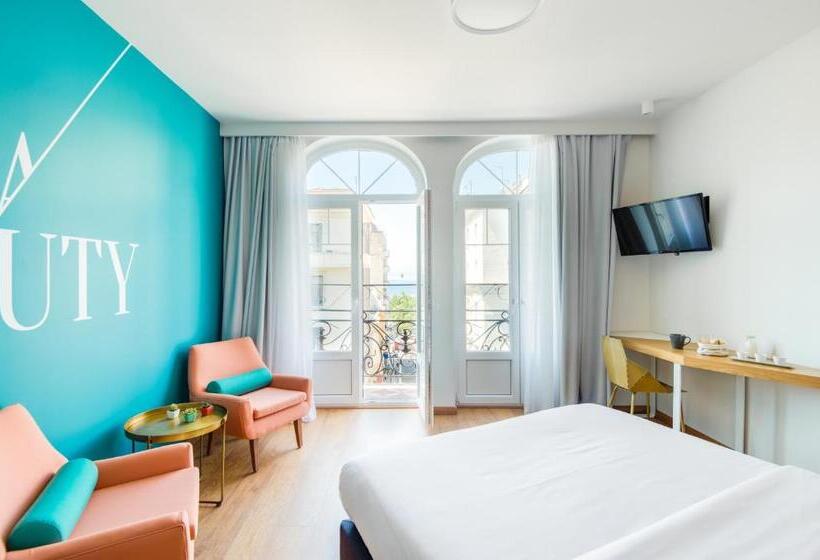 اتاق اساندارد با چشم‌انداز جانبی به دریا, Colors Urban Hotel Thessaloniki