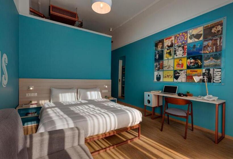 اتاق اساندارد با چشم‌انداز جانبی به دریا, Colors Urban Hotel Thessaloniki