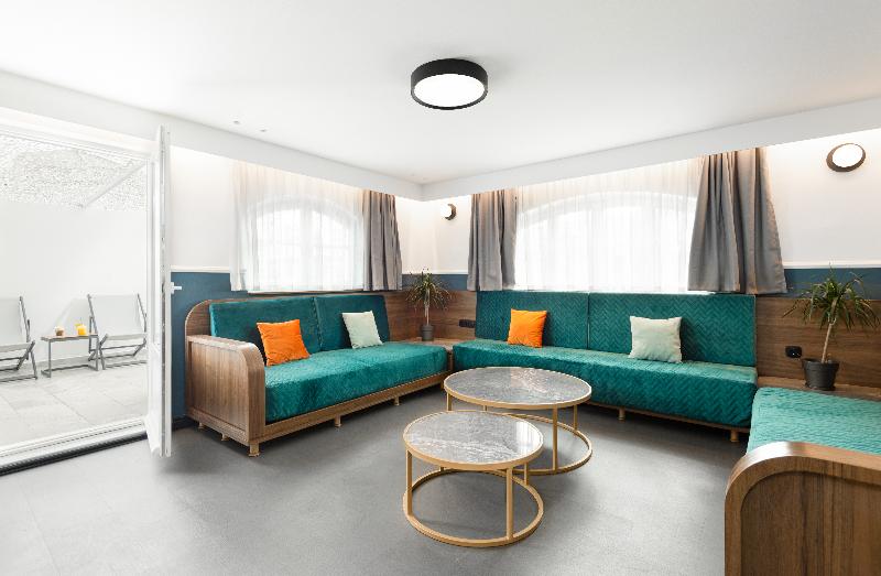 سوئیت با تخت بزرگ, Colors Urban Hotel Thessaloniki