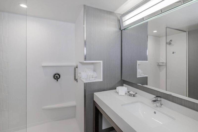 اتاق استاندارد با چشم‌انداز شهر, Colors Urban Hotel Thessaloniki