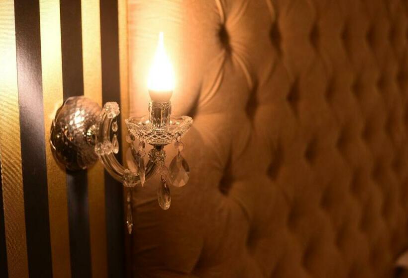 اتاق استاندارد یک نفره, La Rocca Boutique