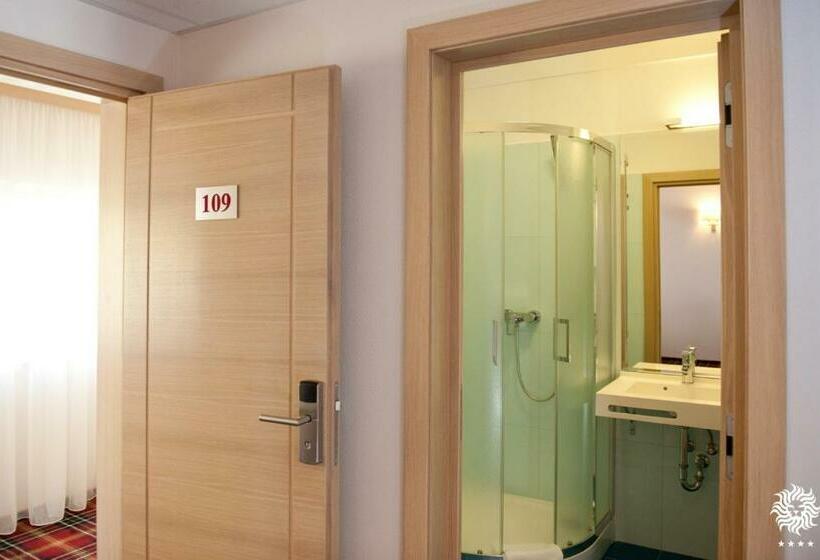 اتاق استاندارد, Leon & Spa